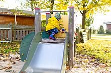 Auf dem kleinen Spielturm